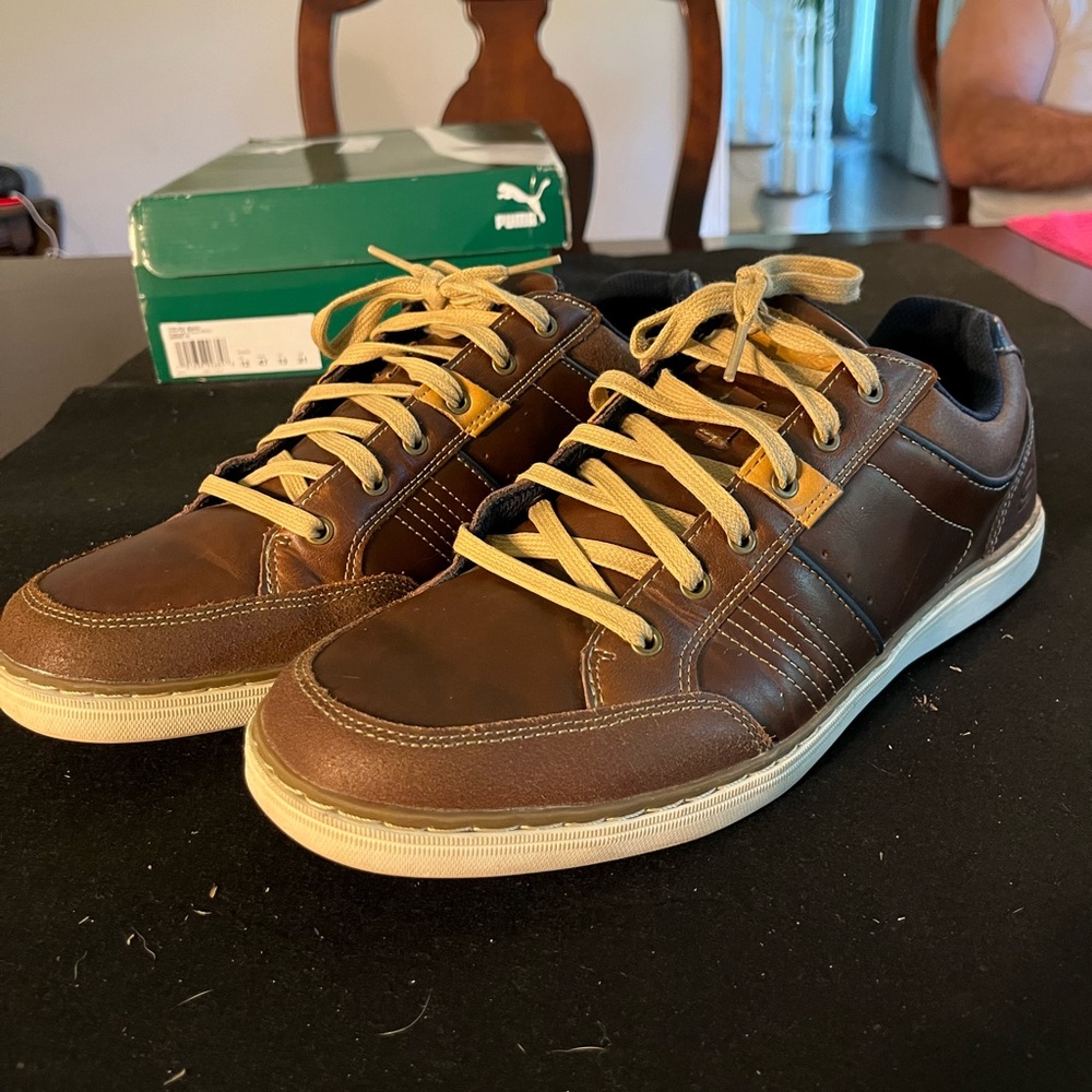 Skechers Men’s Brown Leather Casual Sneakers